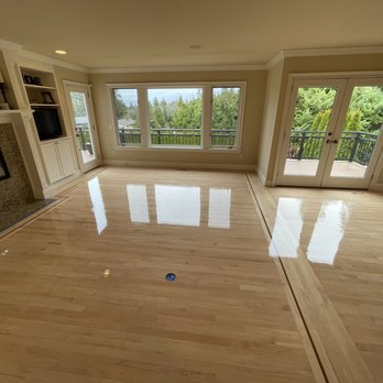 Artistic Hardwood Flooring - an empty living room - Flooring Near Me Artistic Hardwood Flooring - an empty living room - Flooring Near Me