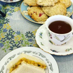 The Green Leaf Tea - She even made vegan cookies and sandwiches