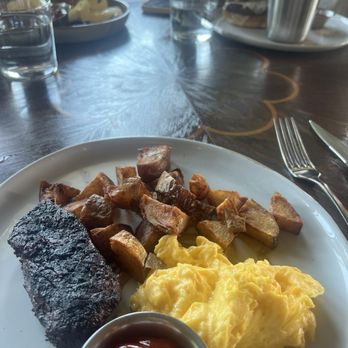 The Bungalow Kitchen - Steak & eggs - New American Near Me - Tiburon, California The Bungalow Kitchen - Steak & eggs - New American Near Me - Tiburon, California