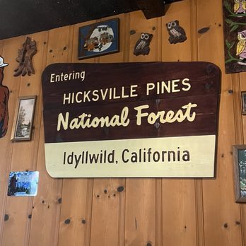 Hicksville Pines - Rec room - Hotels Near Me - Idyllwild, California Hicksville Pines - Rec room - Hotels Near Me - Idyllwild, California