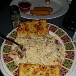Green Frog - Way to redeem yourself Frog. Totally worth the wait! Shrimp fettuccine... Delicious!!!