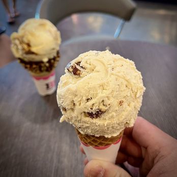 Baskin Robbins - Butter Pecan on sugar cone - Ice Cream & Frozen Yogurt Near Me - Kailua-Kona, Hawaii Baskin Robbins - Butter Pecan on sugar cone - Ice Cream & Frozen Yogurt Near Me - Kailua-Kona, Hawaii