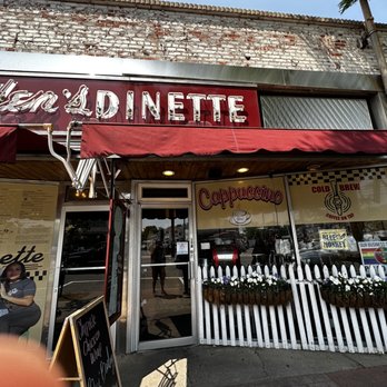 Glen's Dinette - Front - American Near Me - Babylon, New York Glen's Dinette - Front - American Near Me - Babylon, New York