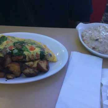 Johnny's Roadside Diner - Fresh veggie omelette.... "FRESH" Need I say more? - American Near Me - Hadley, Massachusetts