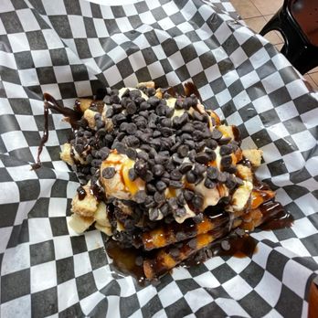 Mile High Mo’s - Funnel Cake Poutine - Burgers Near Me - Austin, Texas