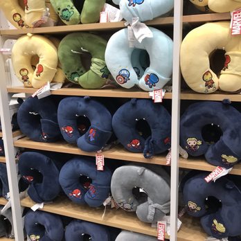 Miniso - Neck support display - Discount Store Near Me - Toronto, Ontario Miniso - Neck support display - Discount Store Near Me - Toronto, Ontario