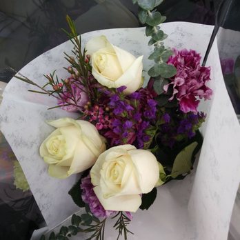 FDS Flowers by Miriam - Small rose bouquet - Florists Near Me - La Mesa, California