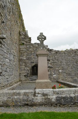 Corcomroe Abbey by null