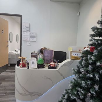 J2 Nails & Beauty - Front Desk, private room, spa area. Very clean and freash - Eyelash Service Near Me - Orange, California J2 Nails & Beauty - Front Desk, private room, spa area. Very clean and freash - Eyelash Service Near Me - Orange, California