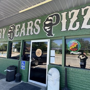Hungry Bears Pizza - Pizza Near Me - Clifton, Texas