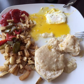 The Kettle - Biscuits with gravy two eggs (ate em) and hash browns. Pretty good. - American Near Me - Havertown, Pennsylvania