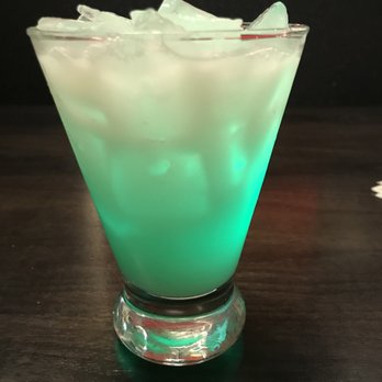 Dave & Buster's El Paso - This was supposed to be a glow cone but they made it on the rocks, but wayyyyy too much ice - Arcades Near Me - El Paso, Texas