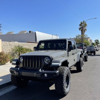 World Famous 4x4 - 2021 Jeep Gladiator with a Mopar liftkit and 35's all professionally installed by the team at WorldFamous4x4 - Auto Repair Near Me - Burbank, California