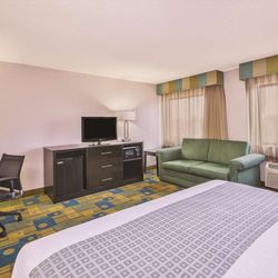 La Quinta Inn by Wyndham Toledo Perrysburg - Guest room