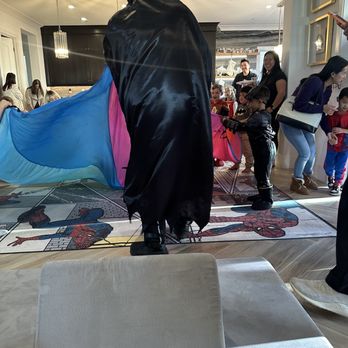 Kids Party World - Batman - Party Characters Near Me - Los Angeles , California Kids Party World - Batman - Party Characters Near Me - Los Angeles , California
