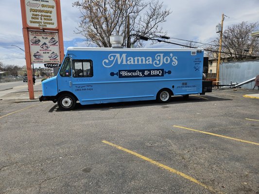 Mama Jo's Chicken, Biscuits, BBQ by null