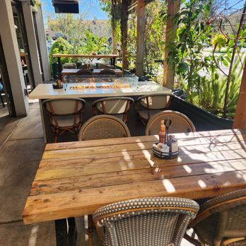 Meet & Eat - Nice day to enjoy your meal outside. - Breakfast & Brunch Near Me - Sacramento, California Meet & Eat - Nice day to enjoy your meal outside. - Breakfast & Brunch Near Me - Sacramento, California