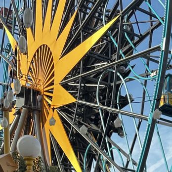 Pixar Pal-A-Round - Swinging - Amusement Parks Near Me - Anaheim, California Pixar Pal-A-Round - Swinging - Amusement Parks Near Me - Anaheim, California