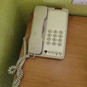 Anchorage Inn - The phone which didn't work and not clean. - Hotels Near Me - Lakeport, California