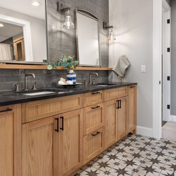 Dreamline cabinets - DreamLine cabinets - bathroom - Cabinetry Near Me - Vancouver, Washington Dreamline cabinets - DreamLine cabinets - bathroom - Cabinetry Near Me - Vancouver, Washington