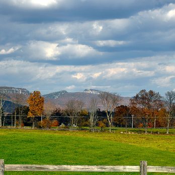 Inn At The Ridge - Another picture perfect Fall day - Bed & Breakfast Near Me - Wallkill, New York Inn At The Ridge - Another picture perfect Fall day - Bed & Breakfast Near Me - Wallkill, New York