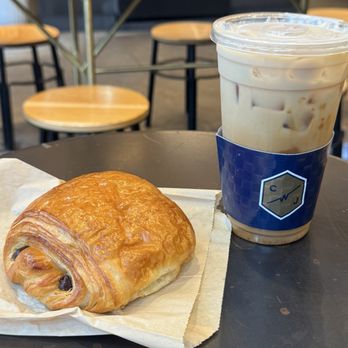Commonwealth Joe - Chocolate Croissant Iced Cookie Butter Latte - Cafes Near Me - Arlington, Virginia