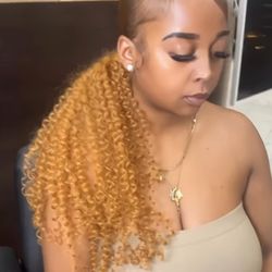 Salon Fashionable - Curly Ponytail