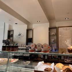 Un Je Ne Sais Quoi - Ordering area