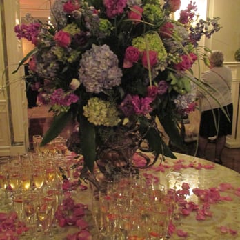 Jack & Rose - stunning entry-way piece. - Florists Near Me - Syosset, New York Jack & Rose - stunning entry-way piece. - Florists Near Me - Syosset, New York