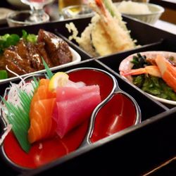 Enishi - Daily special - bento box (36€ with a lot of sides - a bit pricey but amazing)