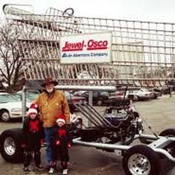 Jewel-Osco - a man and a woman standing in front of a car - Grocery Near Me - Algonquin, Illinois Jewel-Osco - a man and a woman standing in front of a car - Grocery Near Me - Algonquin, Illinois
