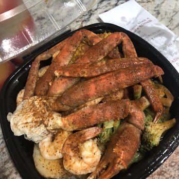 DeeO's Seafood - Crab and Shrimp Platter - Seafood Near Me - Cordova, Tennessee