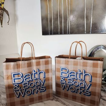 Bath & Body Works - We came home with 2 bags full because of the good bargains. - Cosmetics & Beauty Supply Near Me - Hollywood, Florida