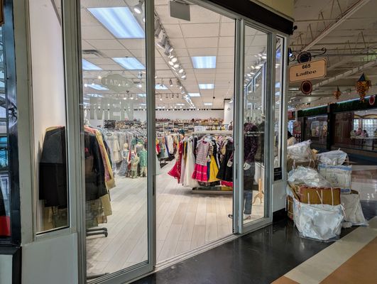 Global Mall by null