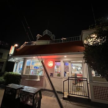 Pete's Burgers - Outside - American Near Me - Los Angeles, California Pete's Burgers - Outside - American Near Me - Los Angeles, California