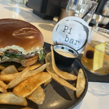 Pi Bar - Harris Ranch burger - Pizza Near Me - Woodbridge, California