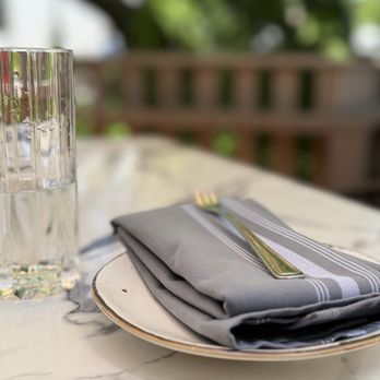 19 Raw - Table setting - Seafood Near Me - Edgartown, Massachusetts
