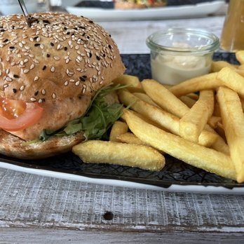 Strandhaus37 - Smoket Salmon Burger - Beach Bars Near Me - Göttingen, NI Strandhaus37 - Smoket Salmon Burger - Beach Bars Near Me - Göttingen, NI
