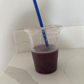 Blue Kale Cafe & Lounge - Berry Smoothie - Cafes Near Me - Skokie, Illinois
