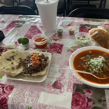 La Reyna Barbacoa y Menudo - a table with food and drinks - Mexican Near Me - El Paso, Texas La Reyna Barbacoa y Menudo - a table with food and drinks - Mexican Near Me - El Paso, Texas