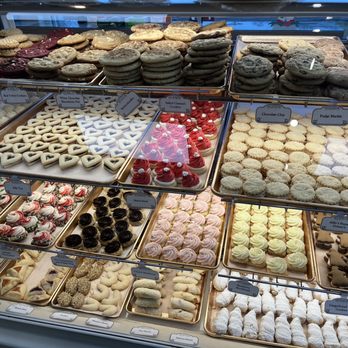 Pastries A-La-Carte - Bakeries Near Me - Pittsburgh, Pennsylvania