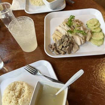 Eim Khao Mun Kai Elmhurst - Set b for 2 and Lychee Juice - Thai Near Me - Elmhurst, New York