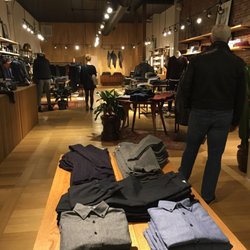 Frank And Oak - Lots of merch
