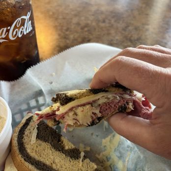 Gaunce's Deli & Cafe - Rueben Sandwich - Delis Near Me - Winchester, Kentucky