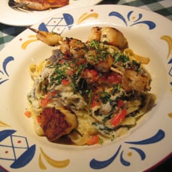 Mimi's Cafe - Seafood fettucini