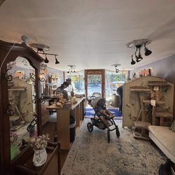 Bainbridge Apothecary and Tea Shop