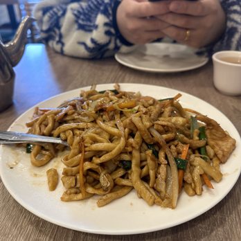 Dumpling Kitchen - E1. Shanghai-Style Chow Mein - Chinese Near Me - San Francisco, California