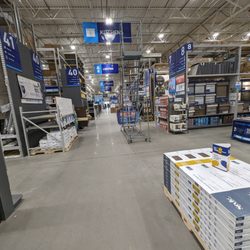 Lowe's Home Improvement - Spacious and bright