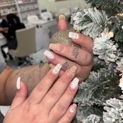 VIP NAILS & BAR