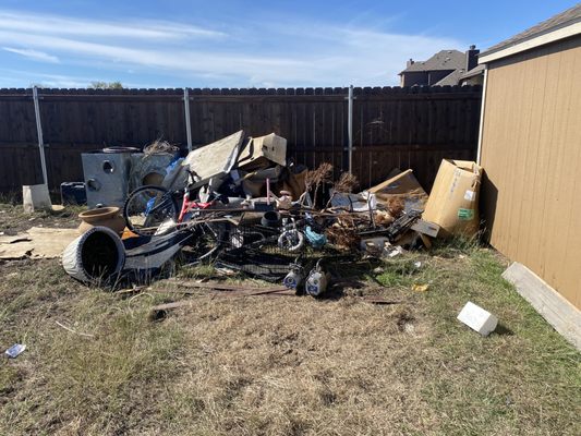 Yard Debris Removal - Metroplex Junk Removal now offers yard debris removal services in Waxahachie, Texas. We understand that maintaining a beautiful and well-manicured yard requires a lot of work, and sometimes the debris and clutter can pile up quickly. That’s why we offer our clients fast, efficient, and reliable yard debris removal services, ensuring that their yards are free of clutter and debris. Our team of professionals is dedicated to providing exceptional service to our clients. We work closely with them to develop customized yard debris removal plans that meet their needs and requirements. We understand that every yard is different, so we take a personalized approach to every project we undertake.
In addition to our standard yard debris removal services, we offer a range of additional services to help our clients keep their properties clean and organized. Our services include everything from furniture and appliance removal to garage cleanouts. So whatever your junk removal needs may be, we are here to help. Yard Debris Removal - Metroplex Junk Removal now offers yard debris removal services in Waxahachie, Texas. We understand that maintaining a beautiful and well-manicured yard requires a lot of work, and sometimes the debris and clutter can pile up quickly. That’s why we offer our clients fast, efficient, and reliable yard debris removal services, ensuring that their yards are free of clutter and debris. Our team of professionals is dedicated to providing exceptional service to our clients. We work closely with them to develop customized yard debris removal plans that meet their needs and requirements. We understand that every yard is different, so we take a personalized approach to every project we undertake.
In addition to our standard yard debris removal services, we offer a range of additional services to help our clients keep their properties clean and organized. Our services include everything from furniture and appliance removal to garage cleanouts. So whatever your junk removal needs may be, we are here to help.